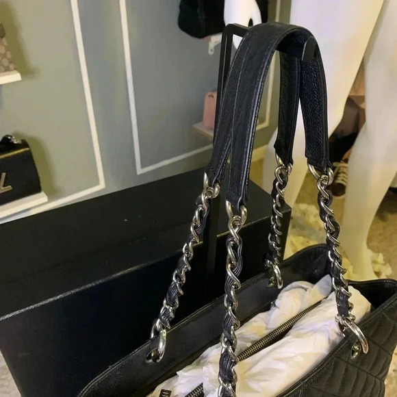 CHANEL Authentic Caviar GST 13" Grand Shopping Tote Bag w/Silver Hardware - Picture 3 of 16